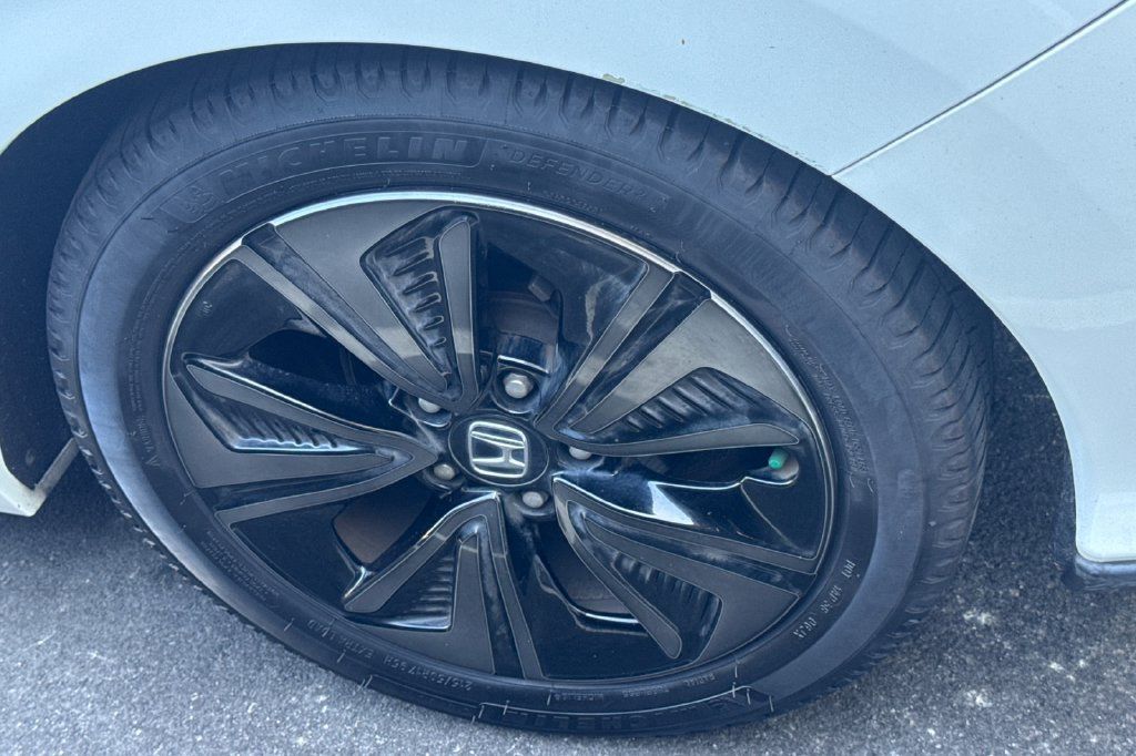 Used 2019 Honda Civic EX image 4