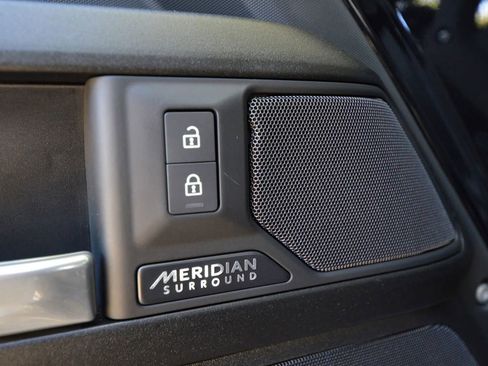 Used 2025 Land Rover Defender 130 V8 AWD/4WD image 29