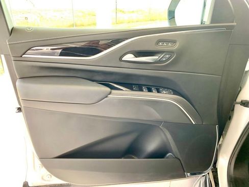 Used 2024 Cadillac Escalade Sport image 11