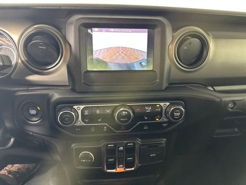 Used 2022 Jeep Gladiator Sport image 22