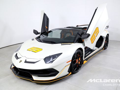 Used 2021 Lamborghini Aventador SVJ AWD/4WD image 6