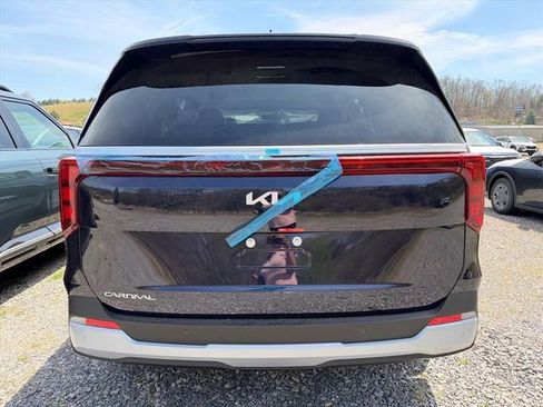 New 2026 Kia Carnival FWD image 13