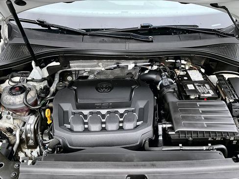 Used 2022 Volkswagen Tiguan SE R-Line image 31