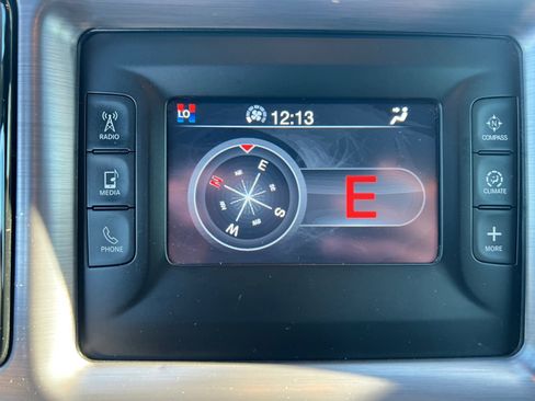 Used 2015 Dodge Challenger SXT w/ Driver Convenience Group image 25