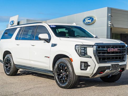 Used 2022 GMC Yukon XL AT4 image 1
