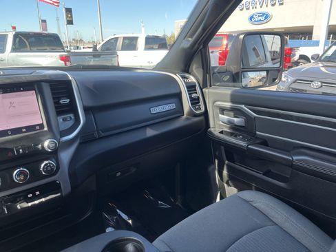 Used 2024 RAM 2500 Big Horn image 31