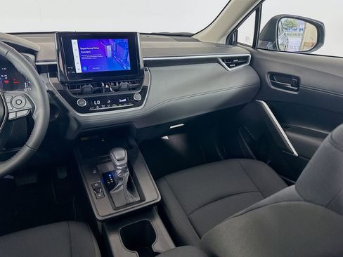 Used 2026 Toyota Corolla Cross LE image 23