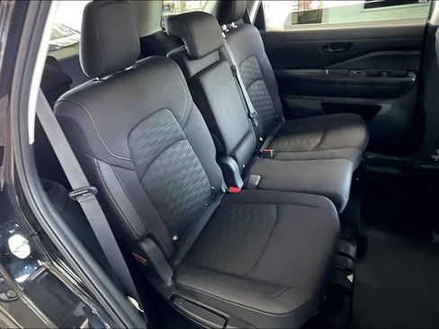 Used 2025 Nissan Pathfinder SV FWD image 16