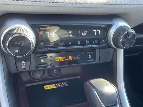 Used 2022 Toyota RAV4 Limited image 23