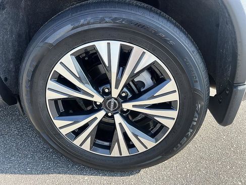 Certified 2023 Nissan Rogue SV w/ SV Premium B Package FWD image 10
