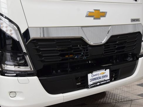Used 2025 Chevrolet Low Cab Forward 5500XD RWD image 7