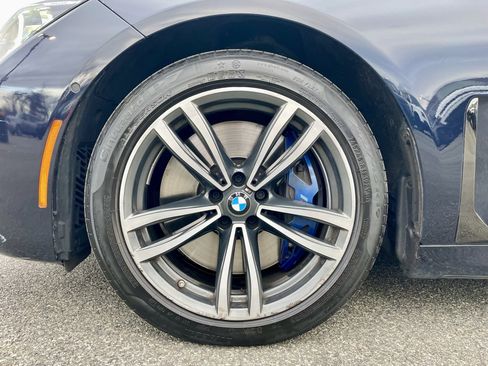 Used 2022 BMW 750i xDrive w/ Luxury Rear Seating Package image 9