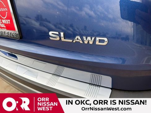 Used 2023 Nissan Rogue SL w/ SL Premium Package image 10