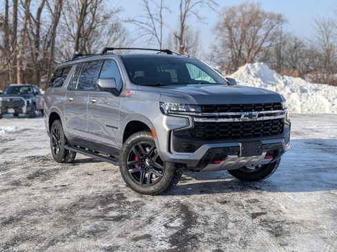 Used 2021 Chevrolet Suburban Z71 image 1