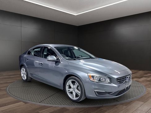 Used 2016 Volvo S60 T5 Premier w/ Climate Package image 2