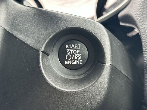 Used 2020 Jeep Compass Latitude image 29