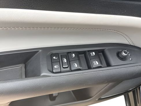 Used 2025 Jeep Compass Limited w/ Elite Group AWD/4WD image 16
