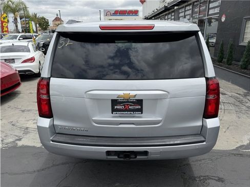 Used 2018 Chevrolet Suburban LT RWD image 6