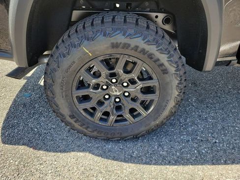 New 2026 Chevrolet Colorado Trail Boss AWD/4WD image 5