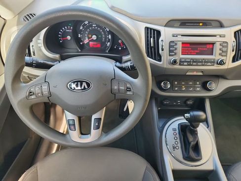 Used 2016 Kia Sportage LX image 11