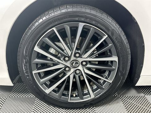 Used 2023 Lexus ES 350 w/ Premium Package image 34