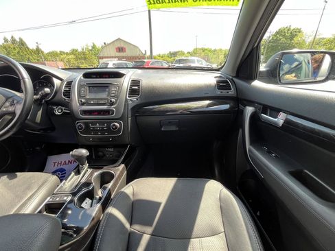 Used 2015 Kia Sorento EX FWD image 12