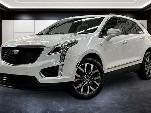 Certified 2025 Cadillac XT5 Sportv w/ Technology Package image 3