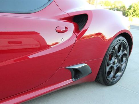Used 2015 Alfa Romeo 4C Launch Edition w/ Convenience Group RWD image 44