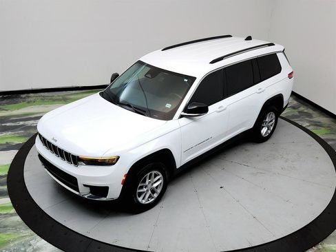 Used 2021 Jeep Grand Cherokee L Laredo w/ Luxury Tech Group I AWD/4WD image 31