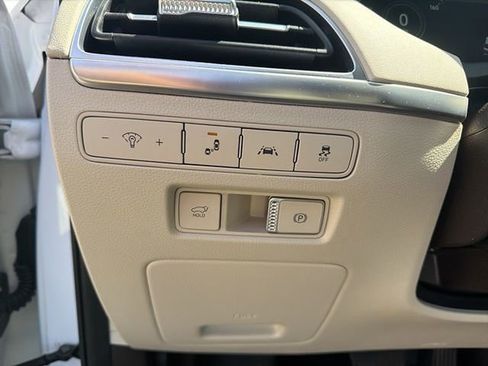 Used 2021 Hyundai Palisade Calligraphy image 9