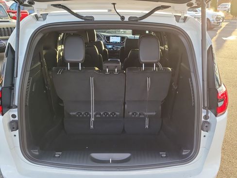 New 2026 Chrysler Pacifica Select FWD image 7