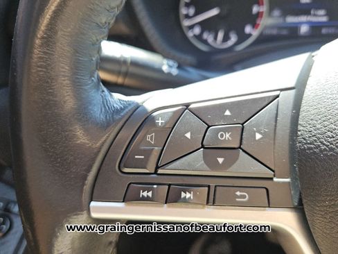 Used 2021 Nissan Sentra SV FWD image 12