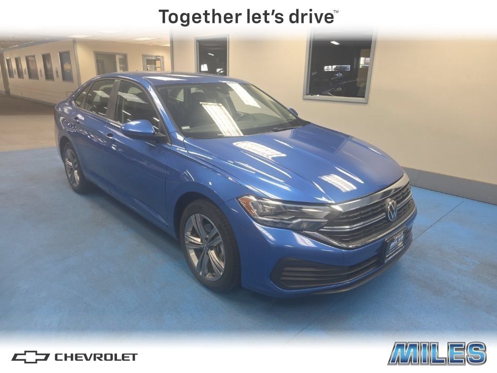 Used 2024 Volkswagen Jetta SE FWD image 1