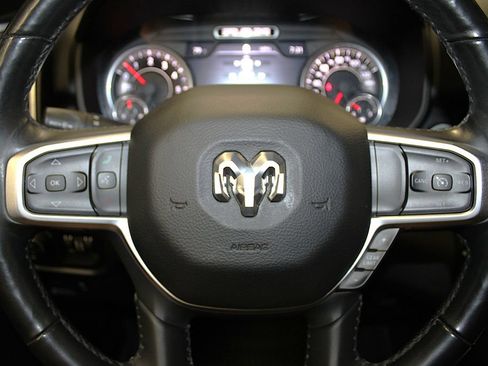 Certified 2019 RAM 1500 Big Horn AWD/4WD image 13