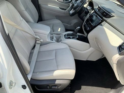 Used 2020 Nissan Rogue Sport SL w/ Premium Package FWD image 21