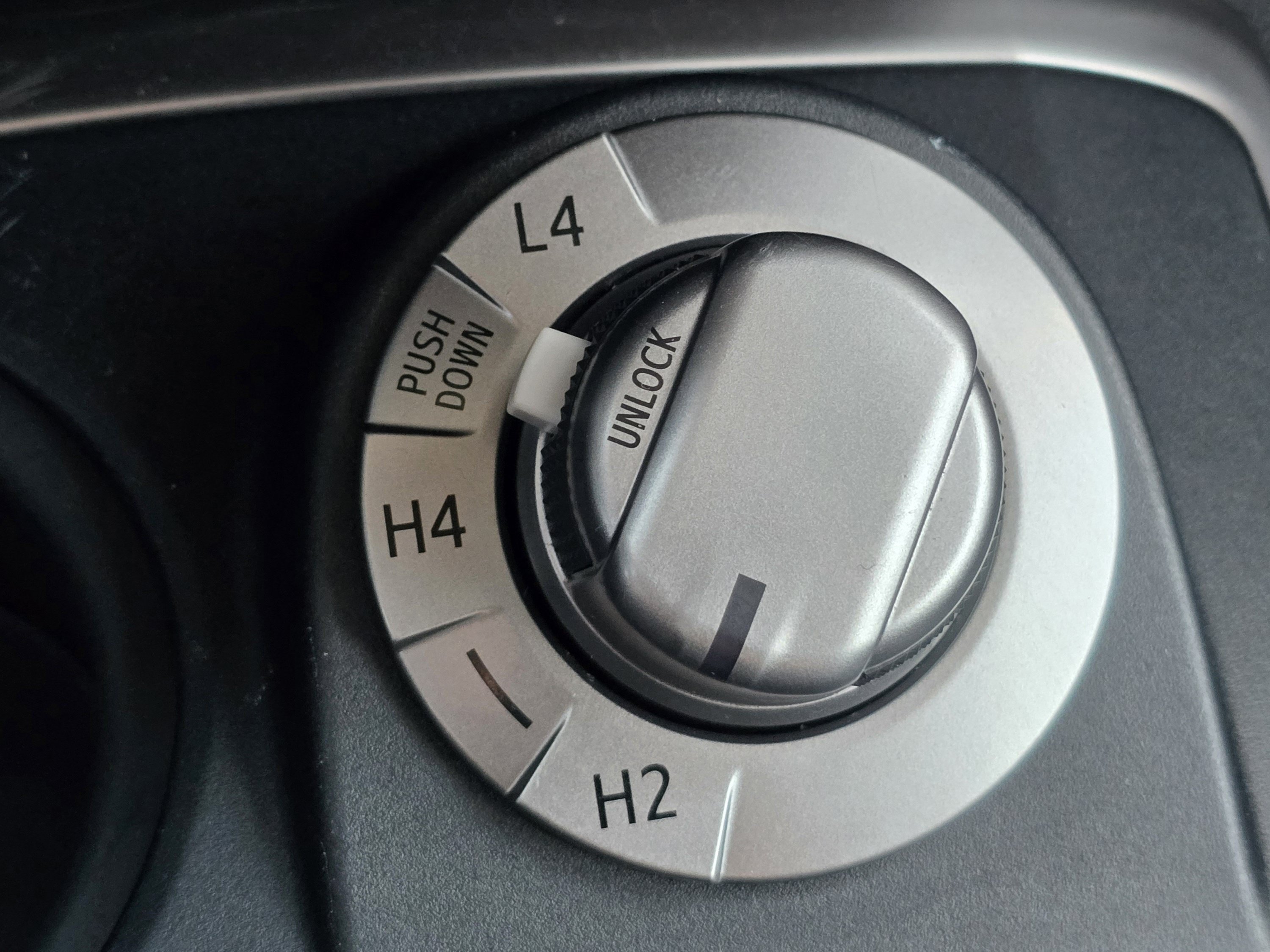 Used 2020 Toyota 4Runner SR5 AWD/4WD image 14
