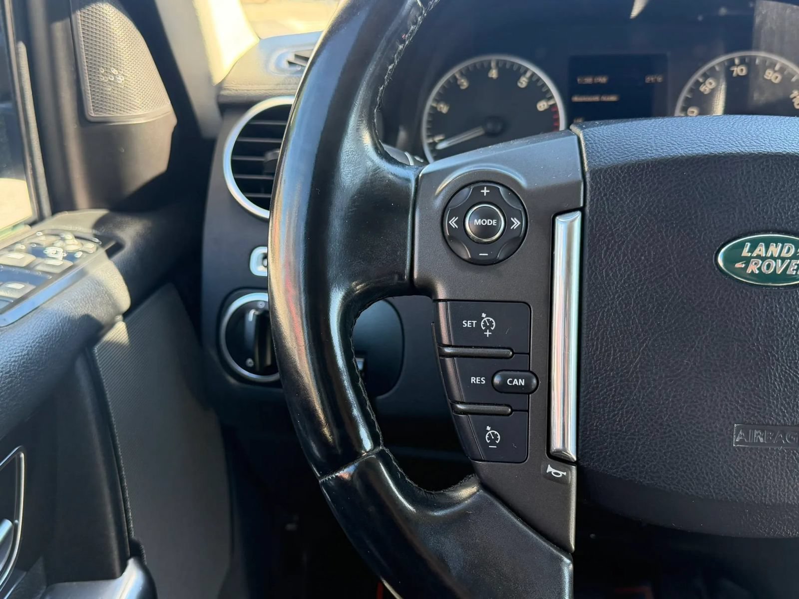 Used 2012 Land Rover LR4 HSE LUX w/ Luxury Pkg AWD/4WD image 28