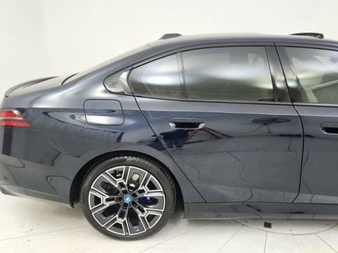 Used 2025 BMW i5 xDrive40 w/ M Sport Package image 7