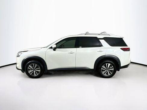 Used 2022 Nissan Pathfinder SL w/ SL Black Package FWD image 4
