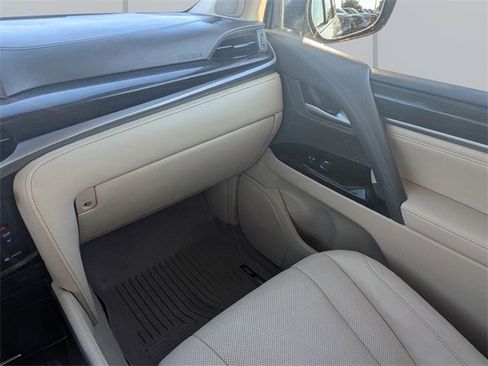 Used 2018 Lexus LX 570 4WD image 16