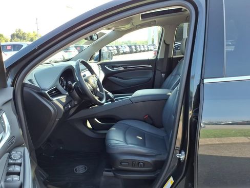 Used 2018 Buick Enclave Premium w/ Experience Buick Package FWD image 4