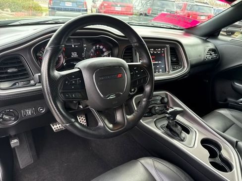 Used 2022 Dodge Challenger SXT w/ Plus Package image 18