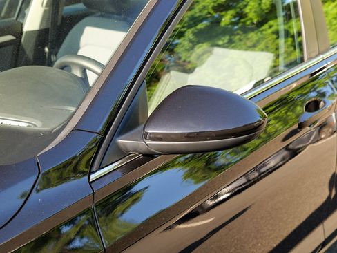 Used 2025 Volkswagen Jetta SE w/ Sunroof Package FWD image 11