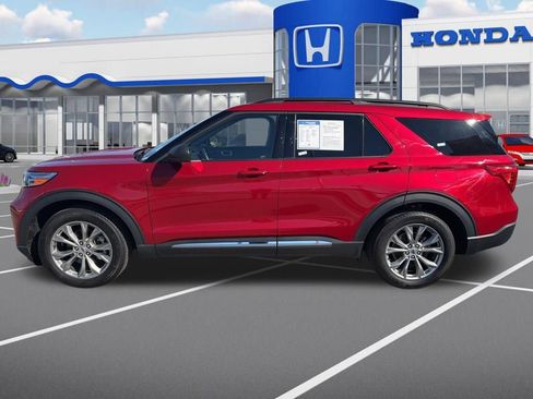 Used 2023 Ford Explorer XLT w/ Equipment Group 202A image 5