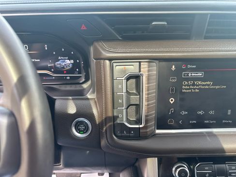 Used 2023 GMC Yukon Denali AWD/4WD image 17