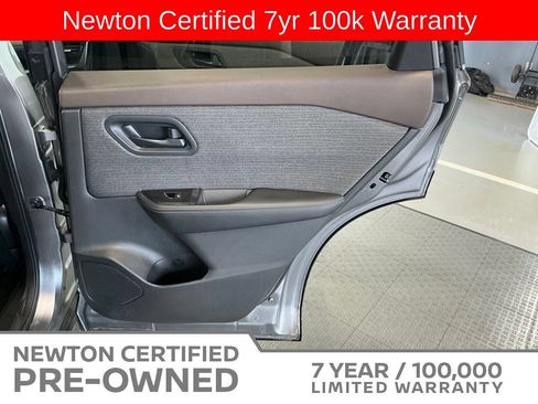 Used 2021 Nissan Rogue S FWD image 35