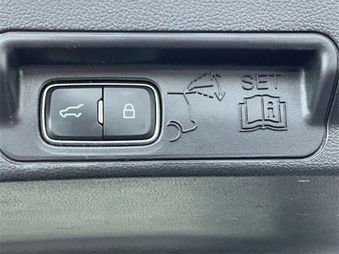 Used 2021 Ford Explorer XLT w/ Equipment Group 202A image 19