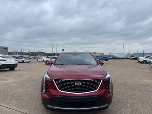 Used 2021 Cadillac XT4 Premium Luxury image 5
