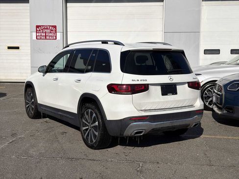Used 2023 Mercedes-Benz GLB 250 4MATIC image 5