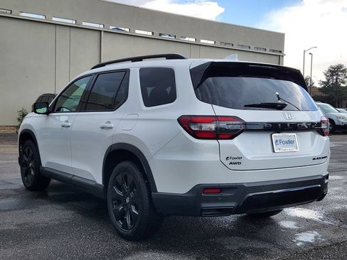 New 2026 Honda Pilot Black Edition image 6